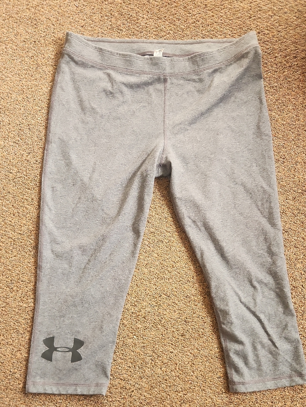 Under Armour Light Gray Cropped Leggings